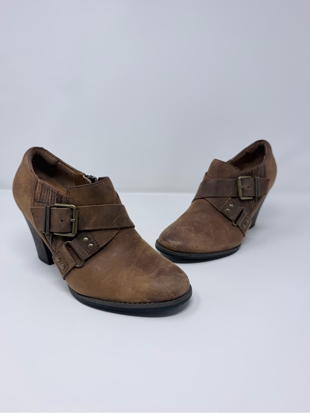 Clarks Brown Leather Buckle Strap Heeled Booties Women’s Size 8M